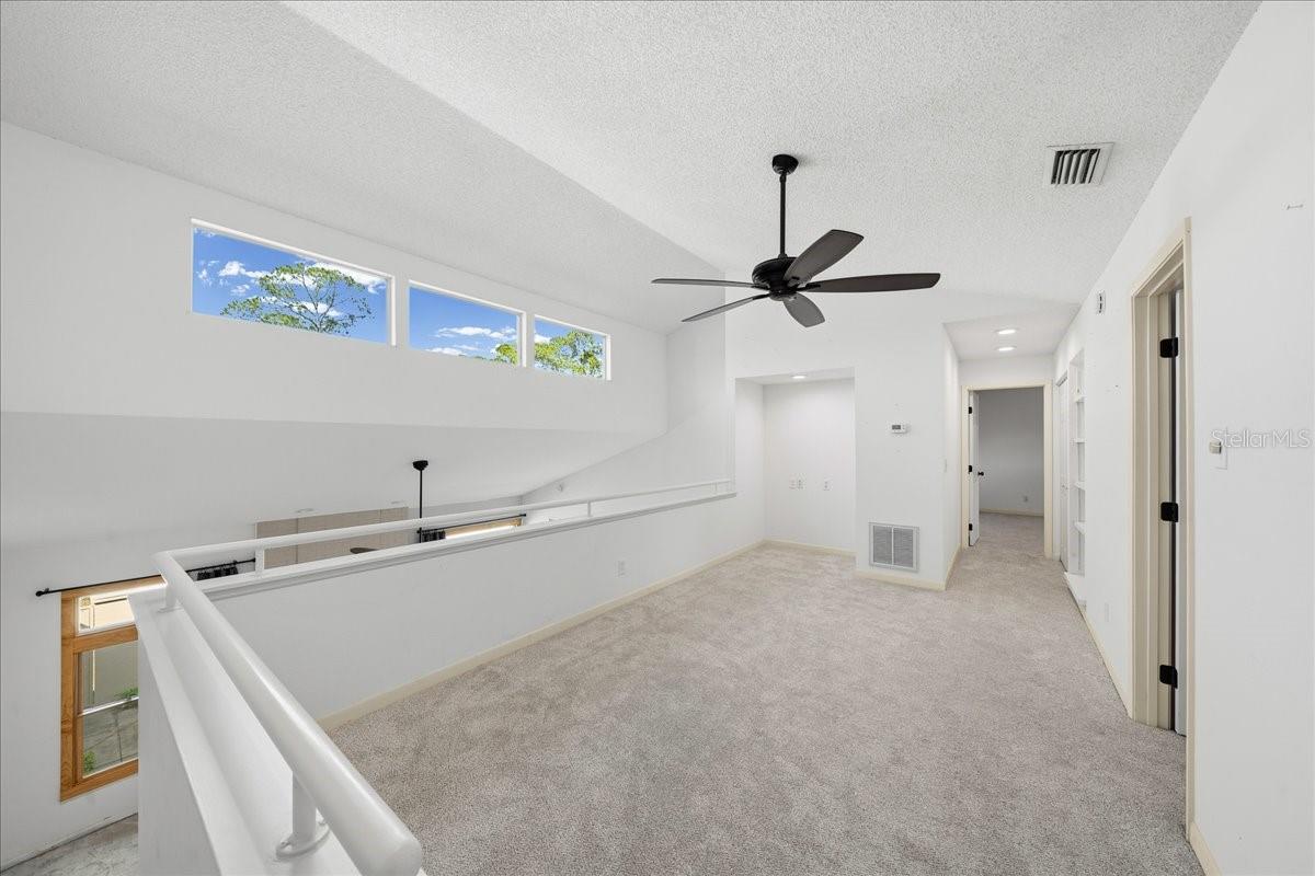 Image 31 of 61 For 1733 27th Loop