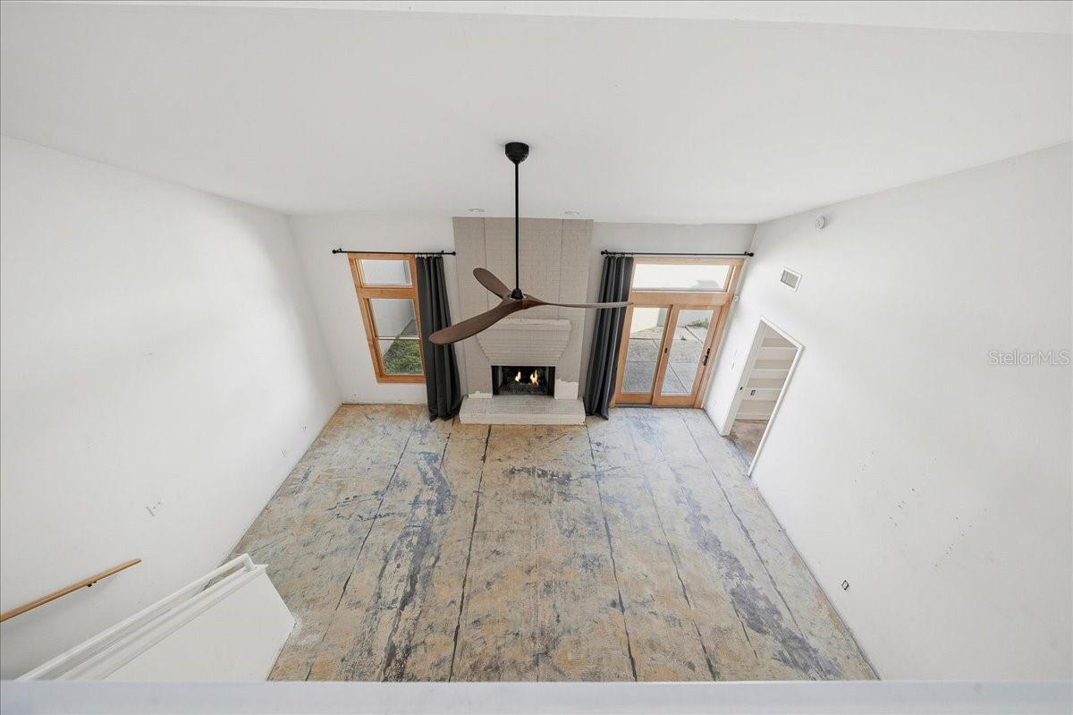 Image 32 of 61 For 1733 27th Loop