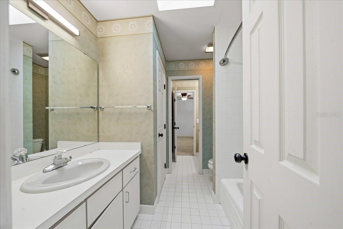 Image 37 of 61 For 1733 27th Loop