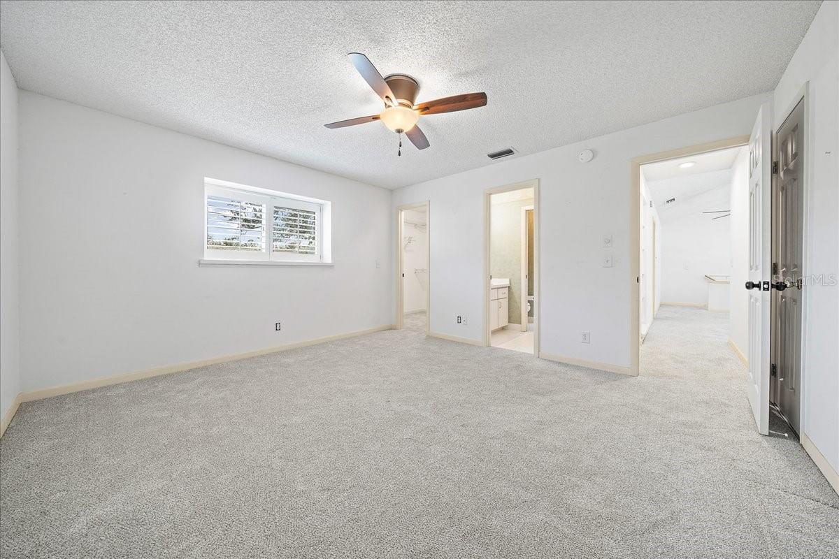 Image 41 of 61 For 1733 27th Loop