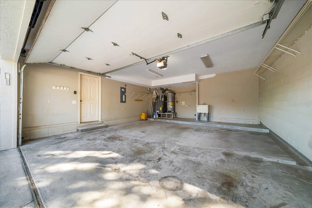 Image 45 of 61 For 1733 27th Loop