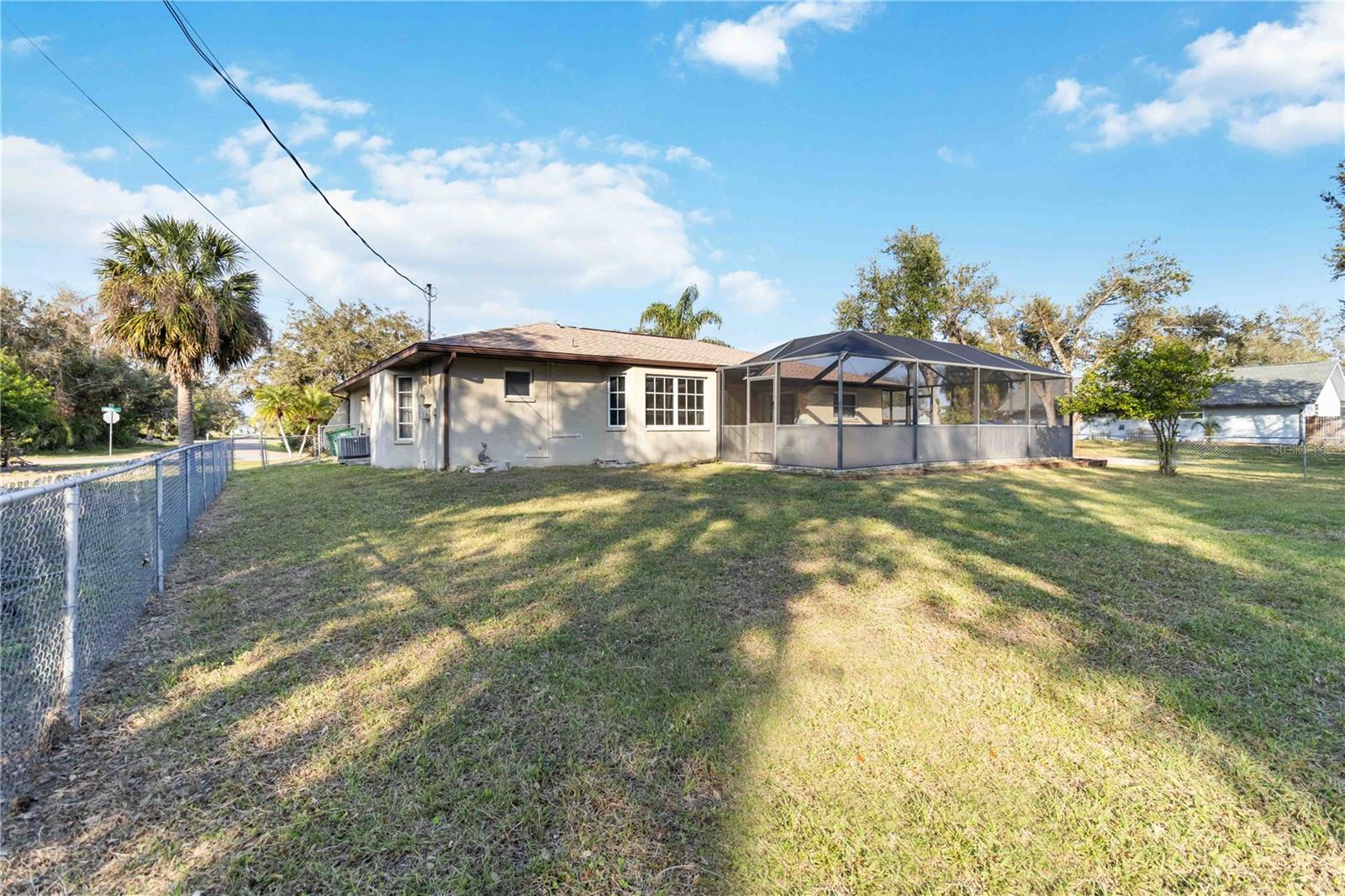 Image 32 of 46 For 22285 Walton Avenue