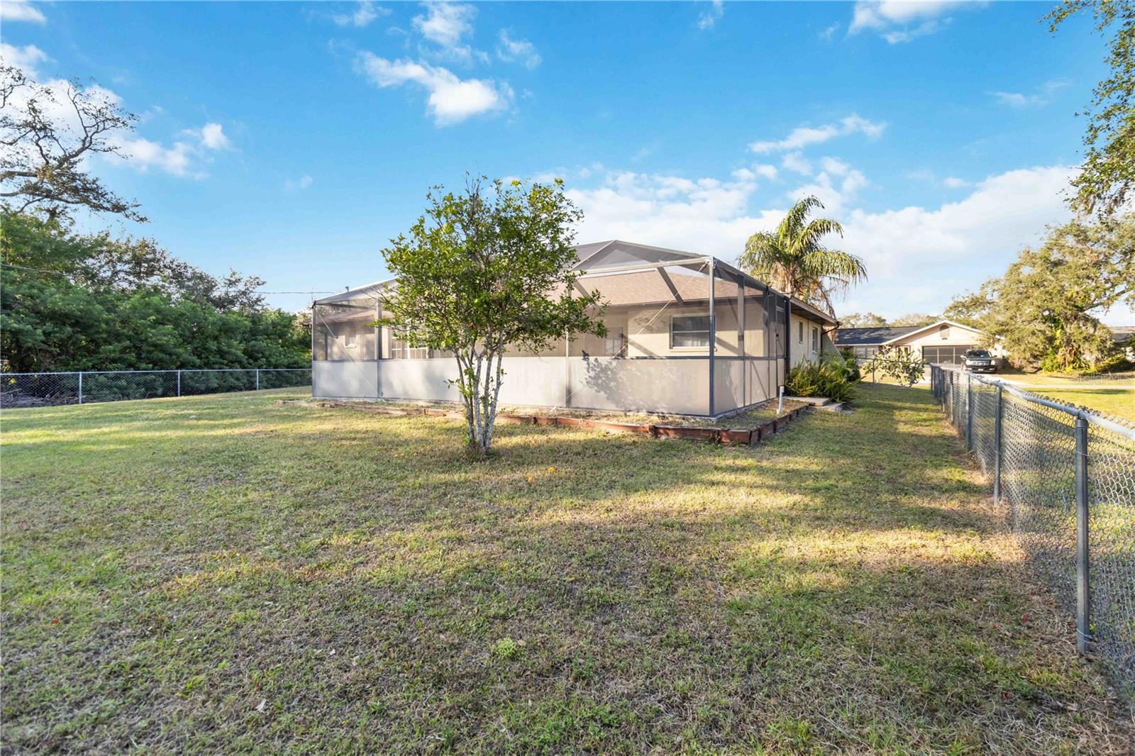 Image 33 of 46 For 22285 Walton Avenue