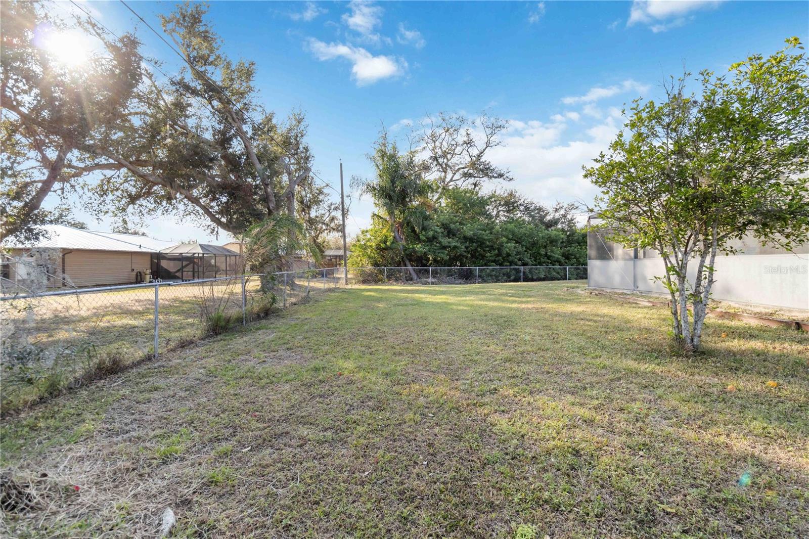 Image 34 of 46 For 22285 Walton Avenue