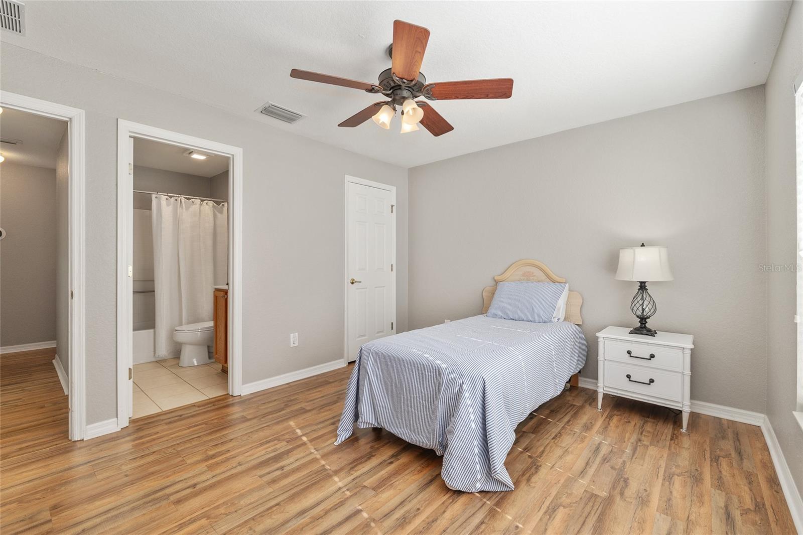 Image 26 of 66 For 11800 91st Circle