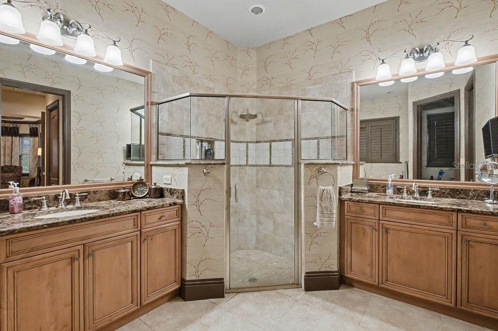 Image 19 of 51 For 6662 179th Avenue Road