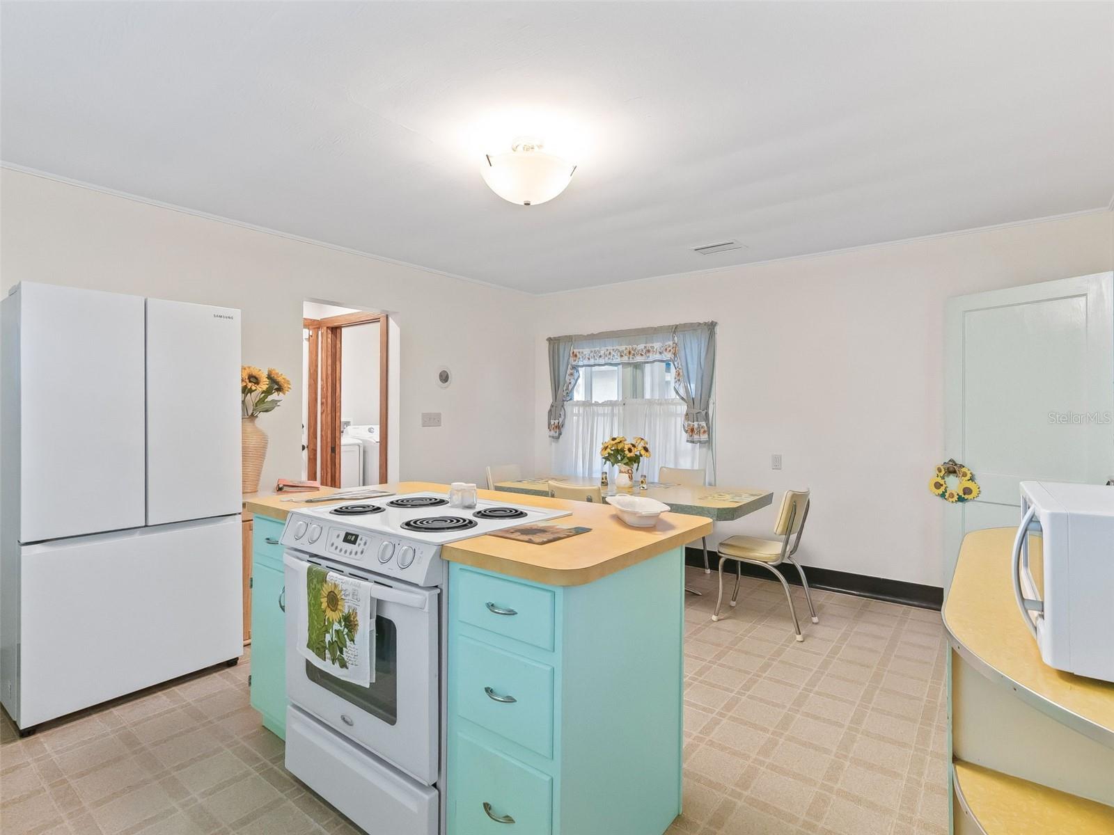 Image 17 of 54 For 5630 109th Place