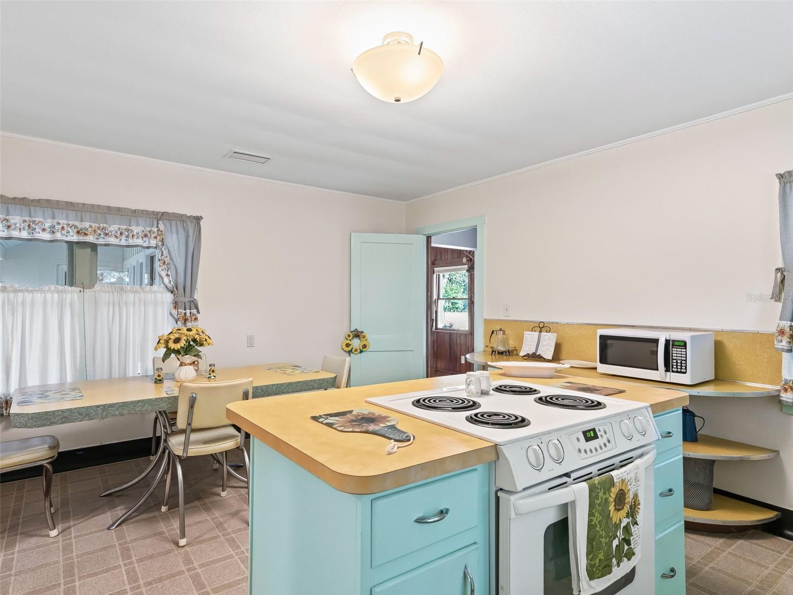 Image 18 of 54 For 5630 109th Place