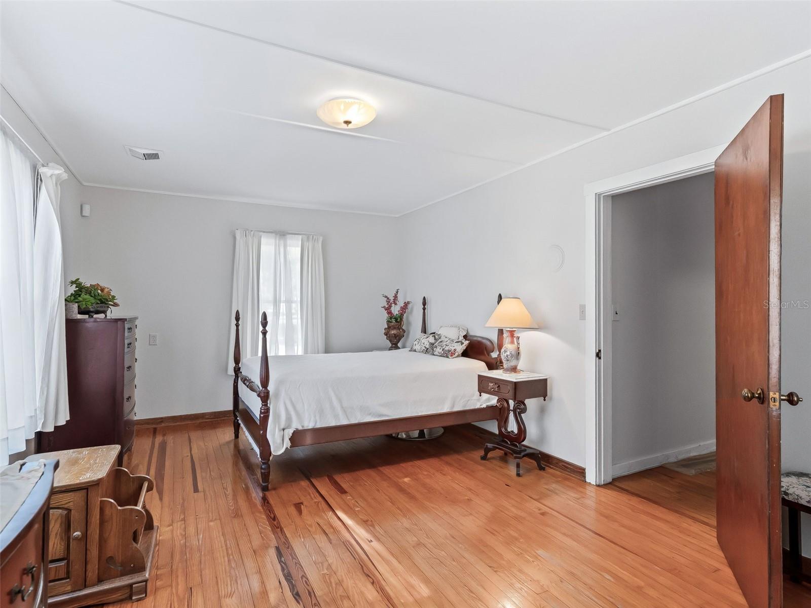 Image 20 of 54 For 5630 109th Place