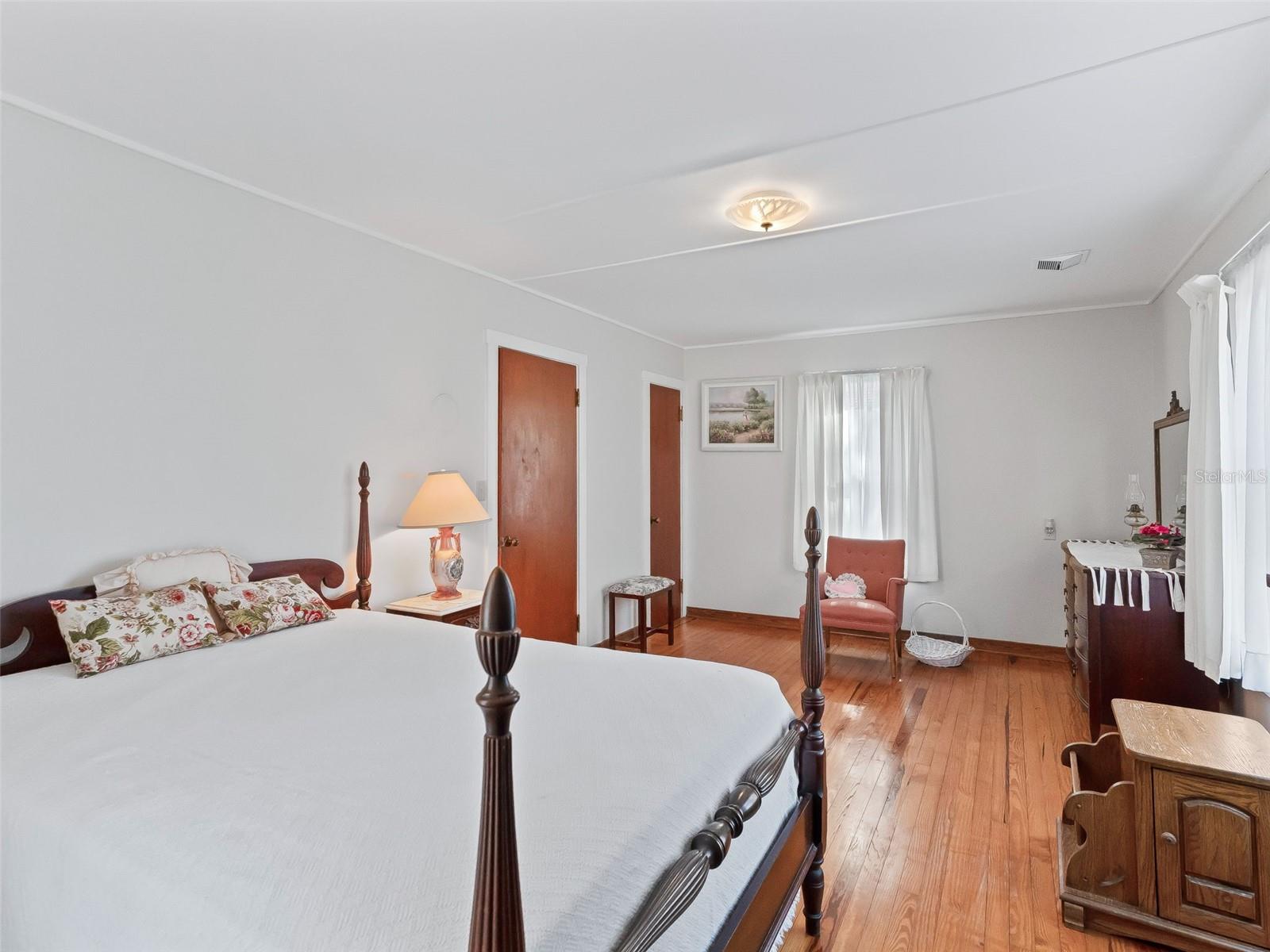 Image 21 of 54 For 5630 109th Place