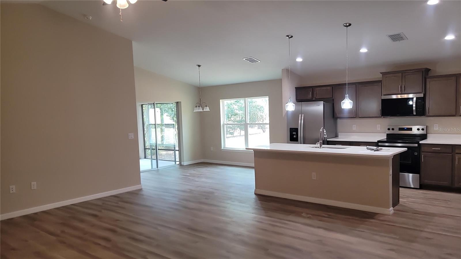 Image 4 of 36 For 19396 101st Place Road