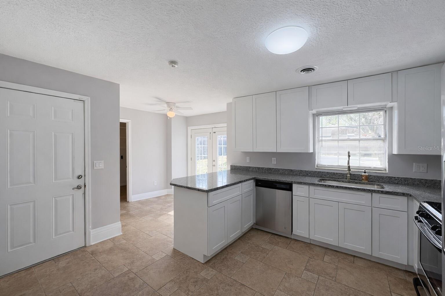 Image 18 of 32 For 2224 9th Street