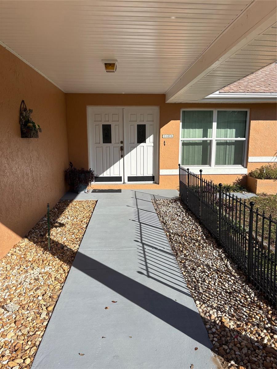 Image 4 of 53 For 21425 Plantation Street