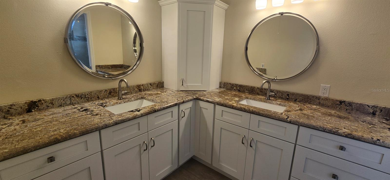 Image 13 of 18 For 2125 Barbosa Court