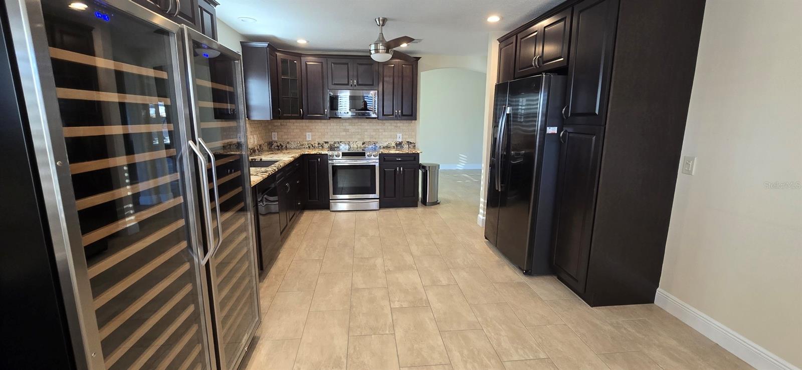 Image 7 of 18 For 2125 Barbosa Court