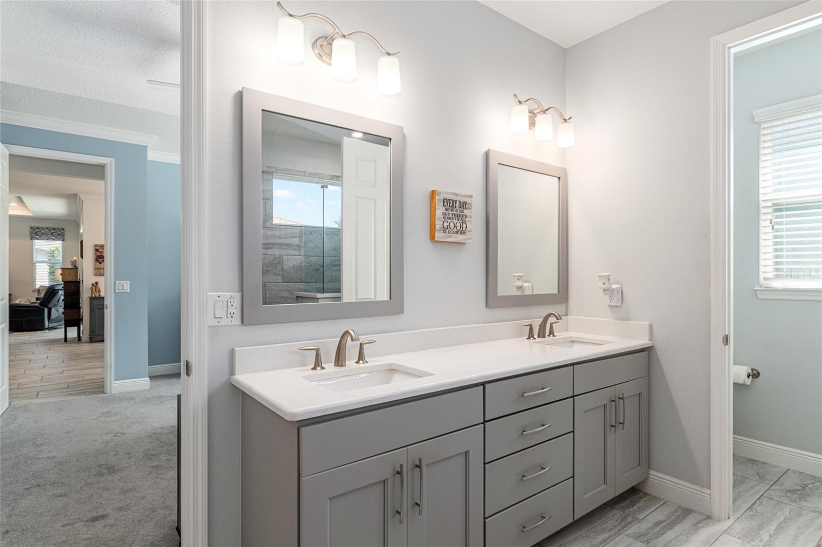 Image 24 of 43 For 9077 81st Loop