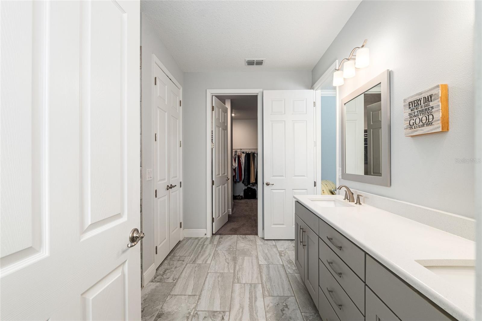 Image 25 of 43 For 9077 81st Loop