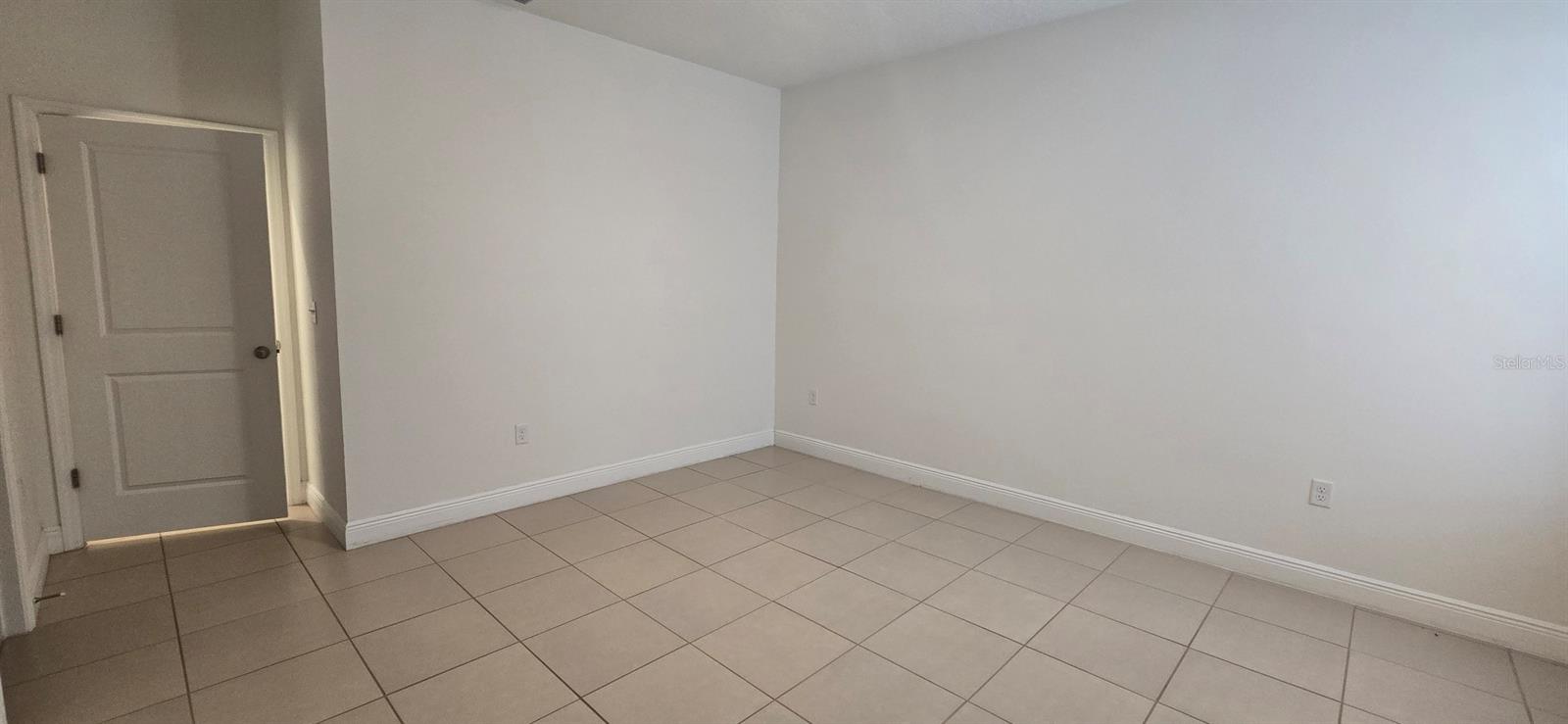 Image 14 of 16 For 405 Marion Oaks Lane