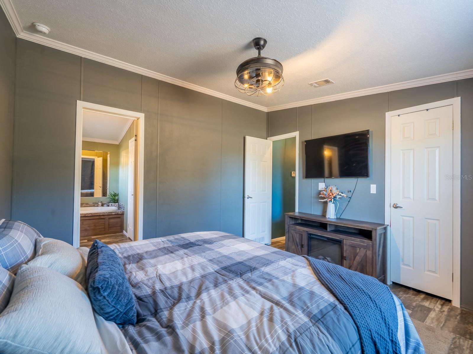 Image 20 of 43 For 22457 130th Court Road