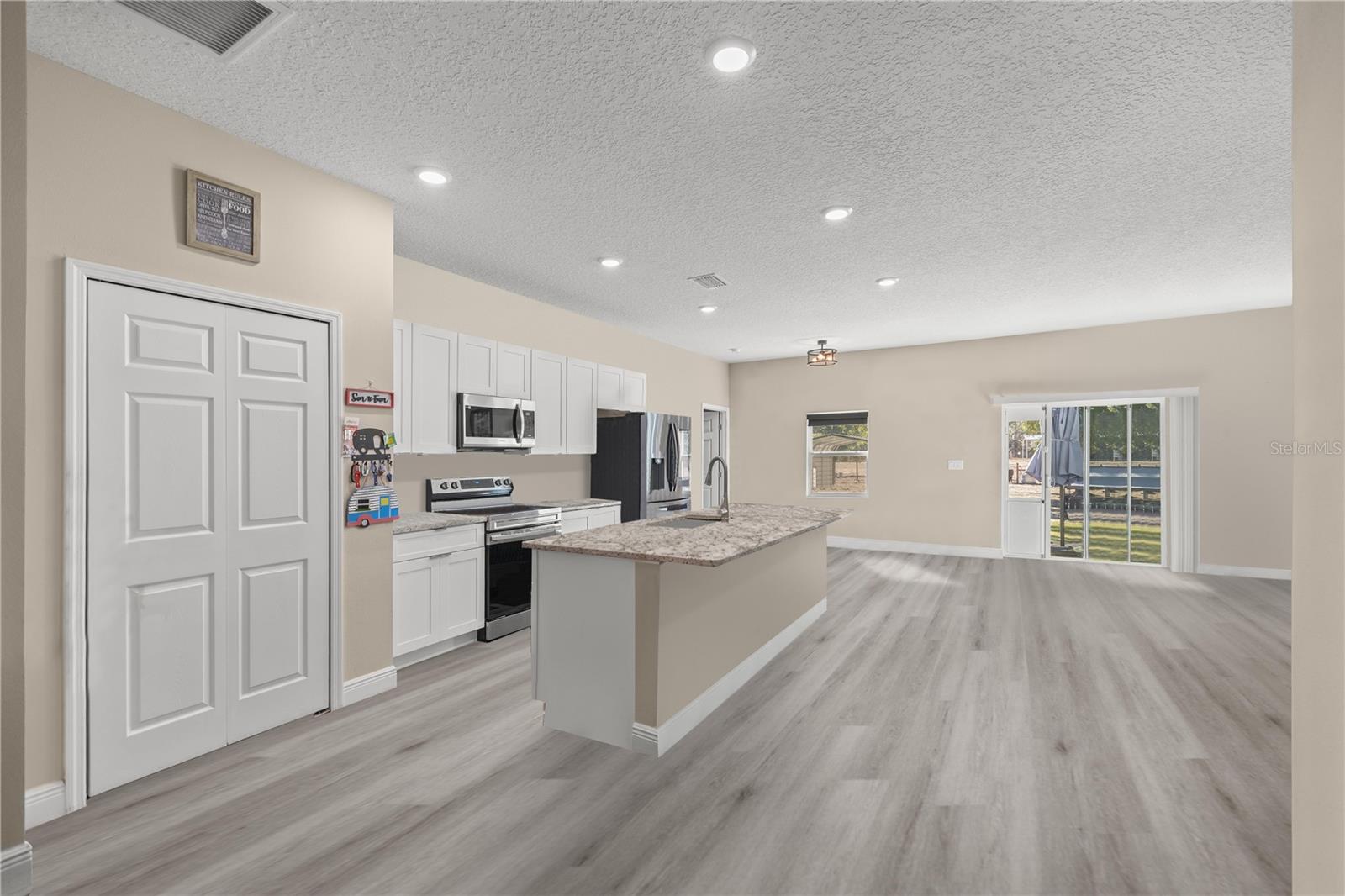 Image 18 of 39 For 13920 6th Street