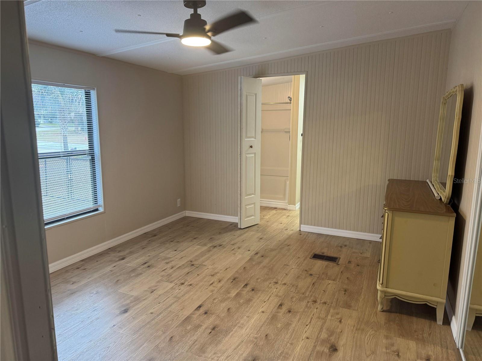 Image 4 of 11 For 105 66th Court