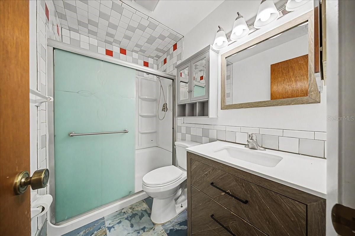 Image 13 of 17 For 415 First Drive