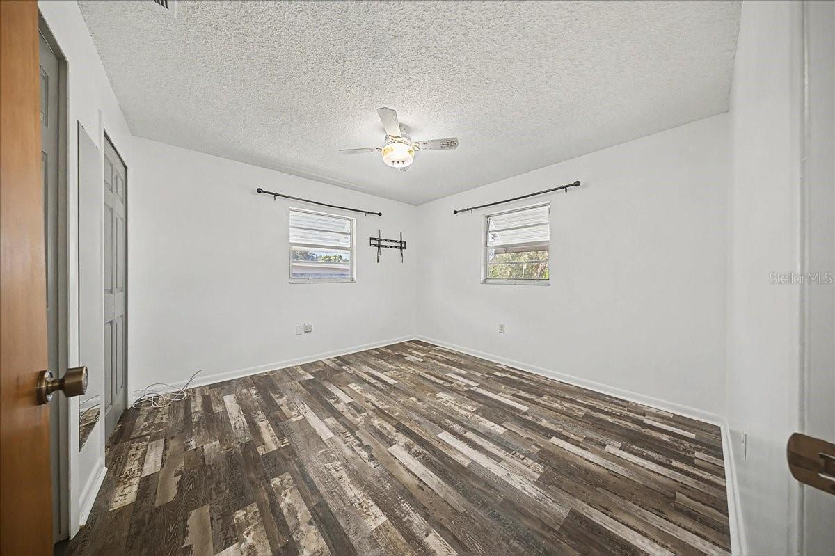 Image 14 of 17 For 415 First Drive