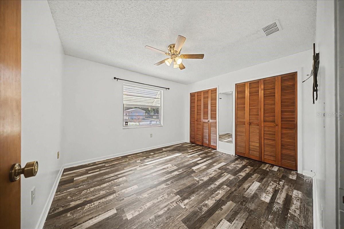 Image 17 of 17 For 415 First Drive