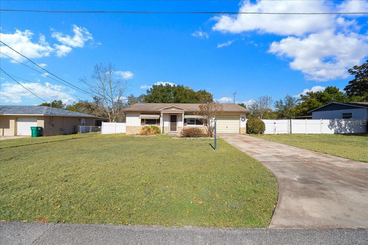 Image 2 of 17 For 415 First Drive