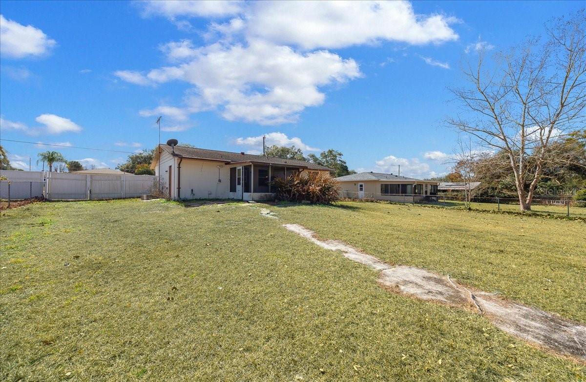 Image 5 of 17 For 415 First Drive