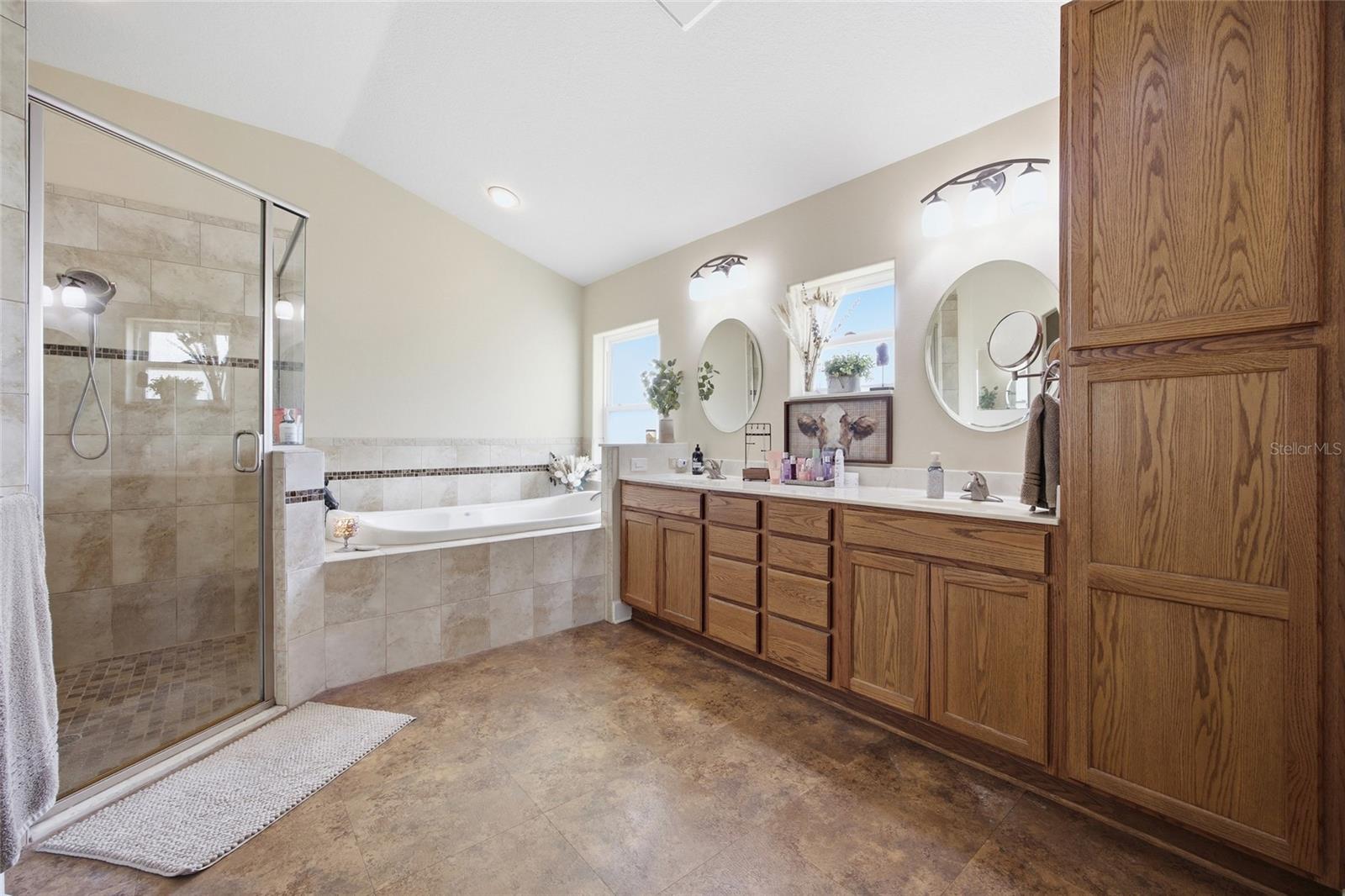 Image 32 of 100 For 10532 27th Avenue