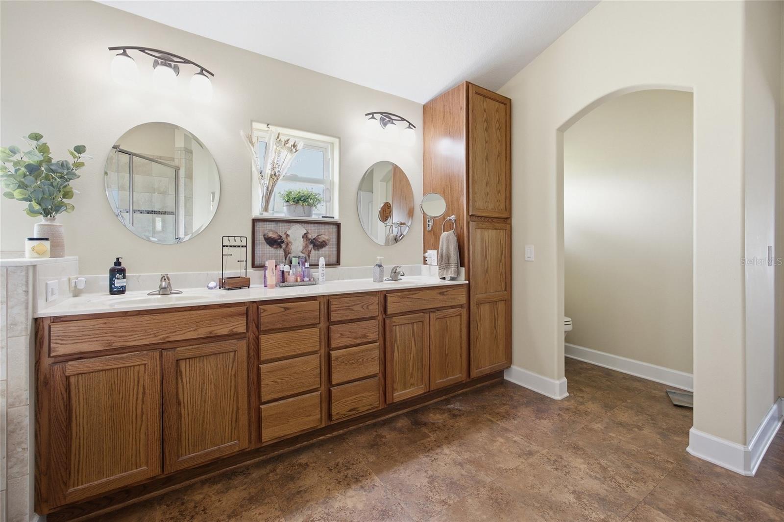 Image 33 of 100 For 10532 27th Avenue