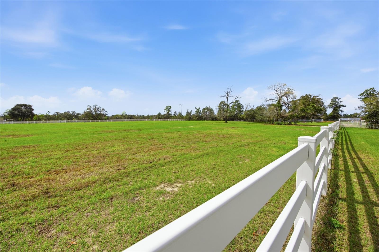 Image 61 of 100 For 10532 27th Avenue