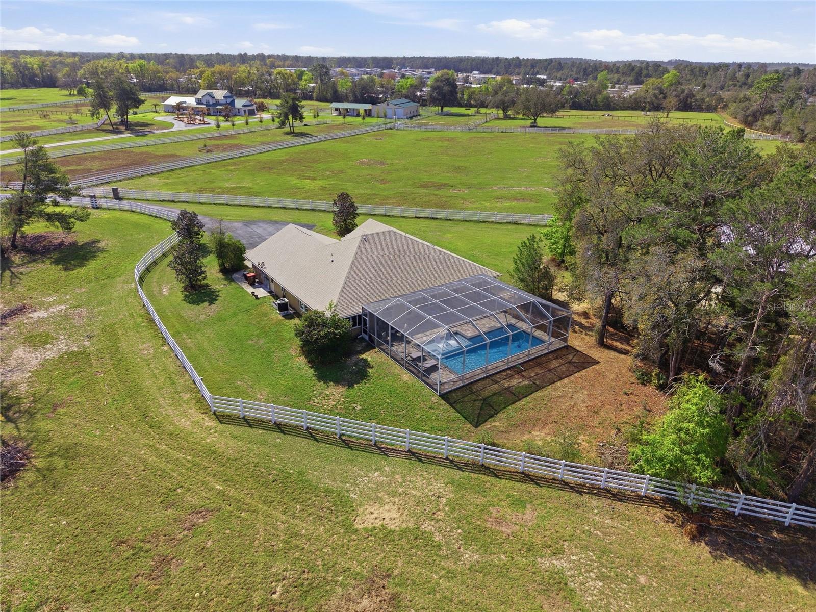 Image 83 of 100 For 10532 27th Avenue