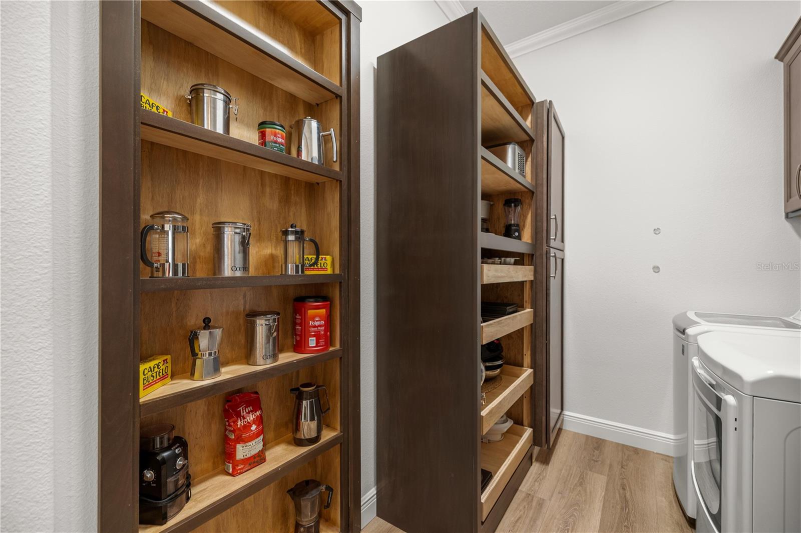 Image 17 of 59 For 5491 Dray Drive