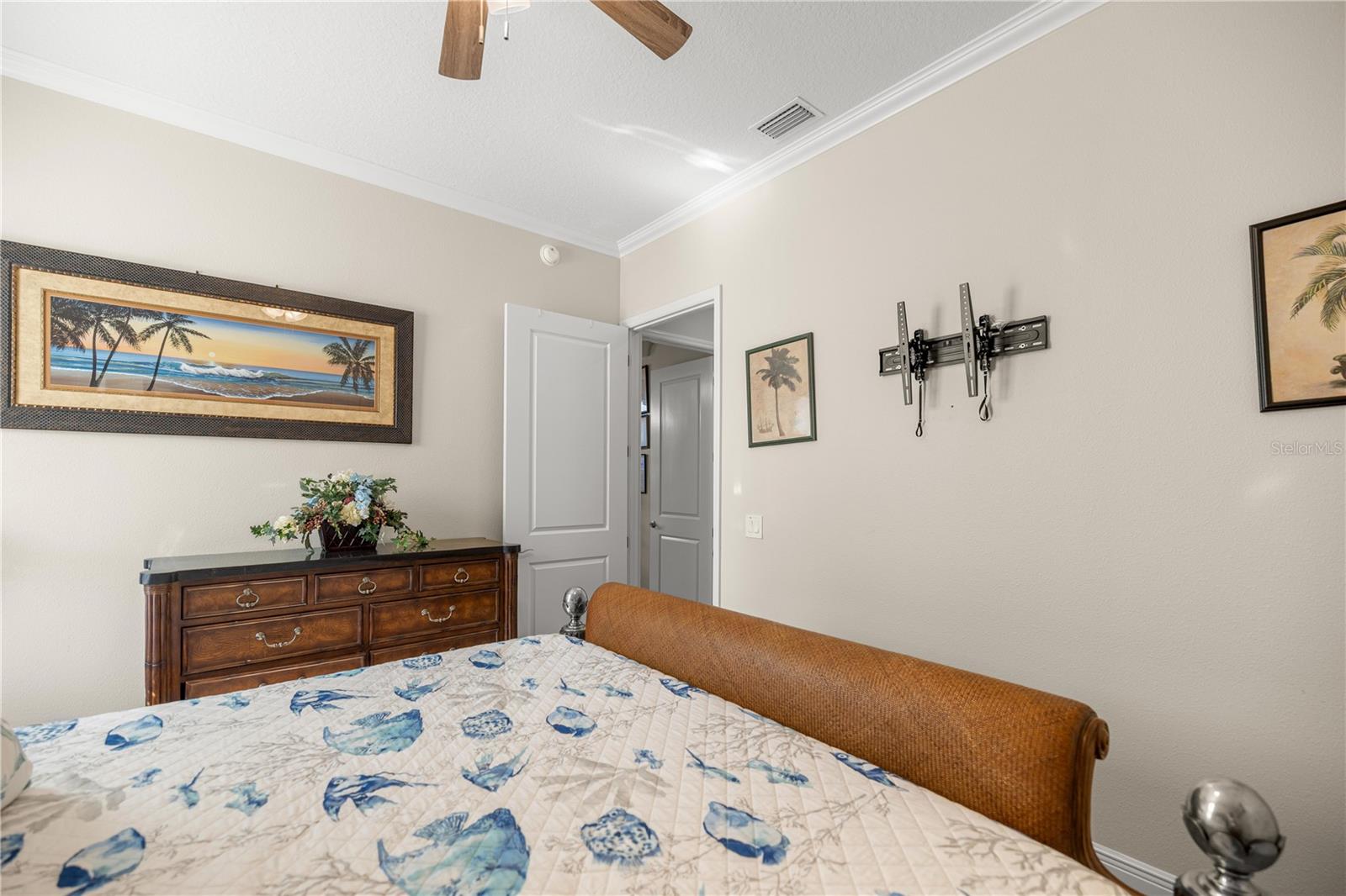 Image 32 of 59 For 5491 Dray Drive