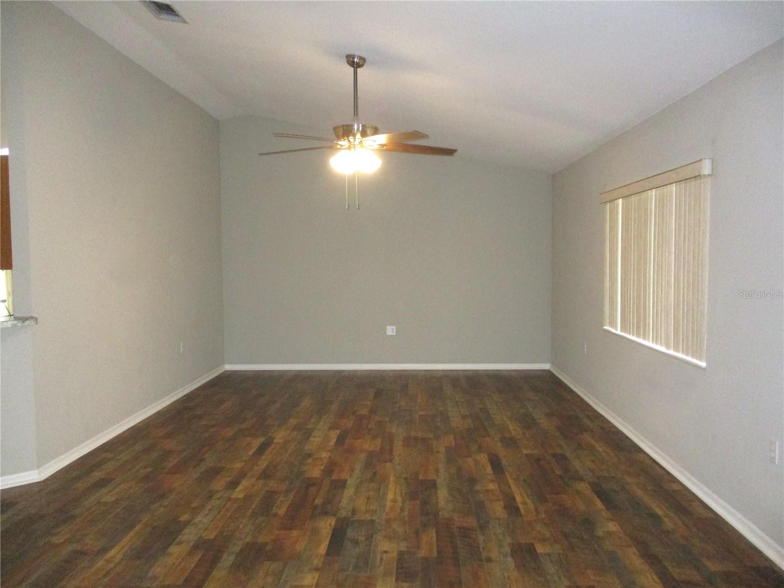 Image 11 of 75 For 11536 140th Loop