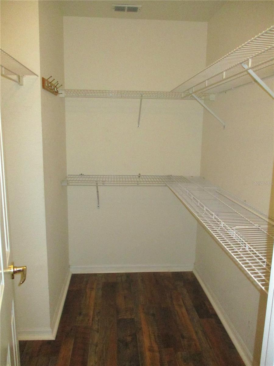 Image 19 of 75 For 11536 140th Loop