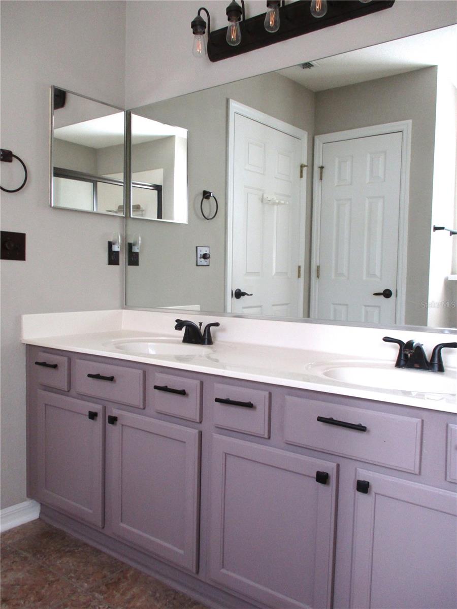 Image 21 of 75 For 11536 140th Loop