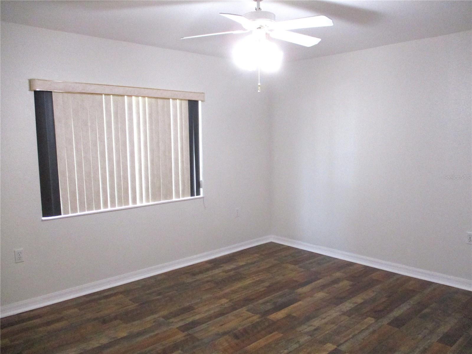 Image 25 of 75 For 11536 140th Loop