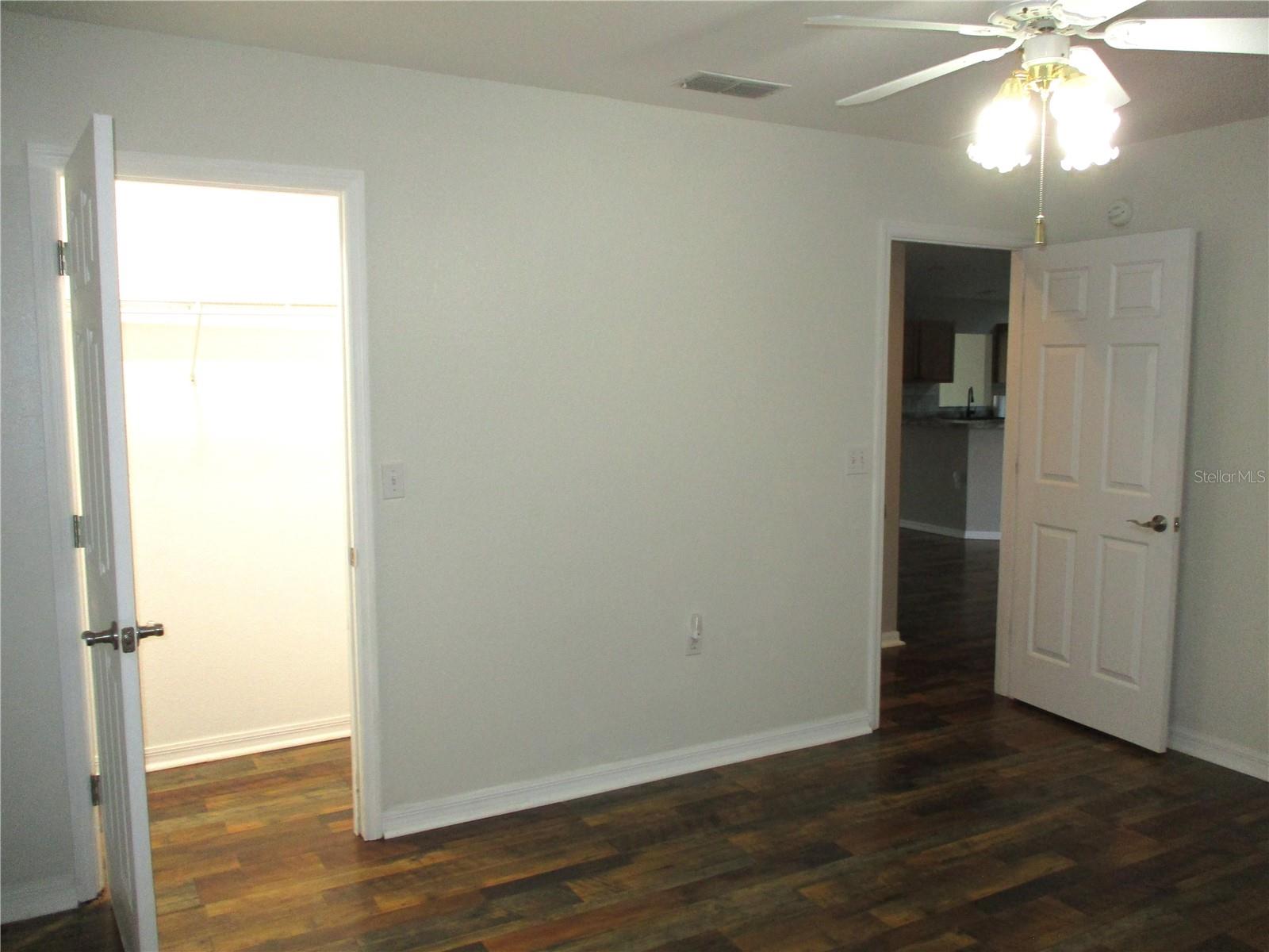 Image 27 of 75 For 11536 140th Loop