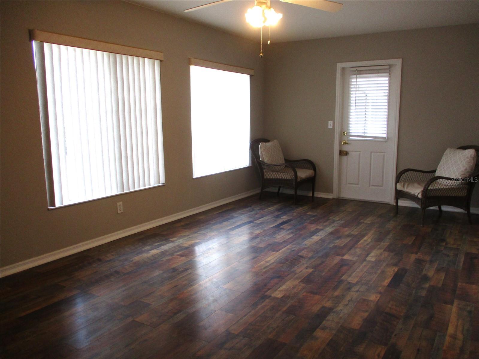 Image 33 of 75 For 11536 140th Loop