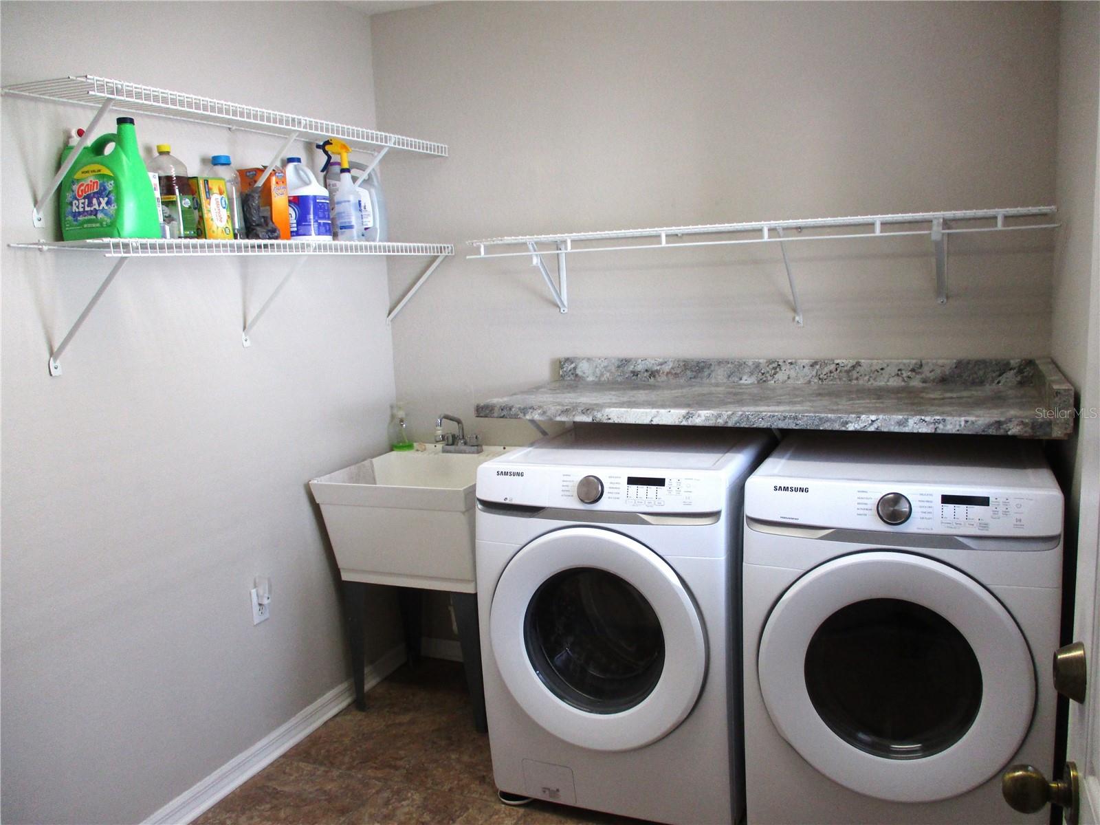 Image 38 of 75 For 11536 140th Loop