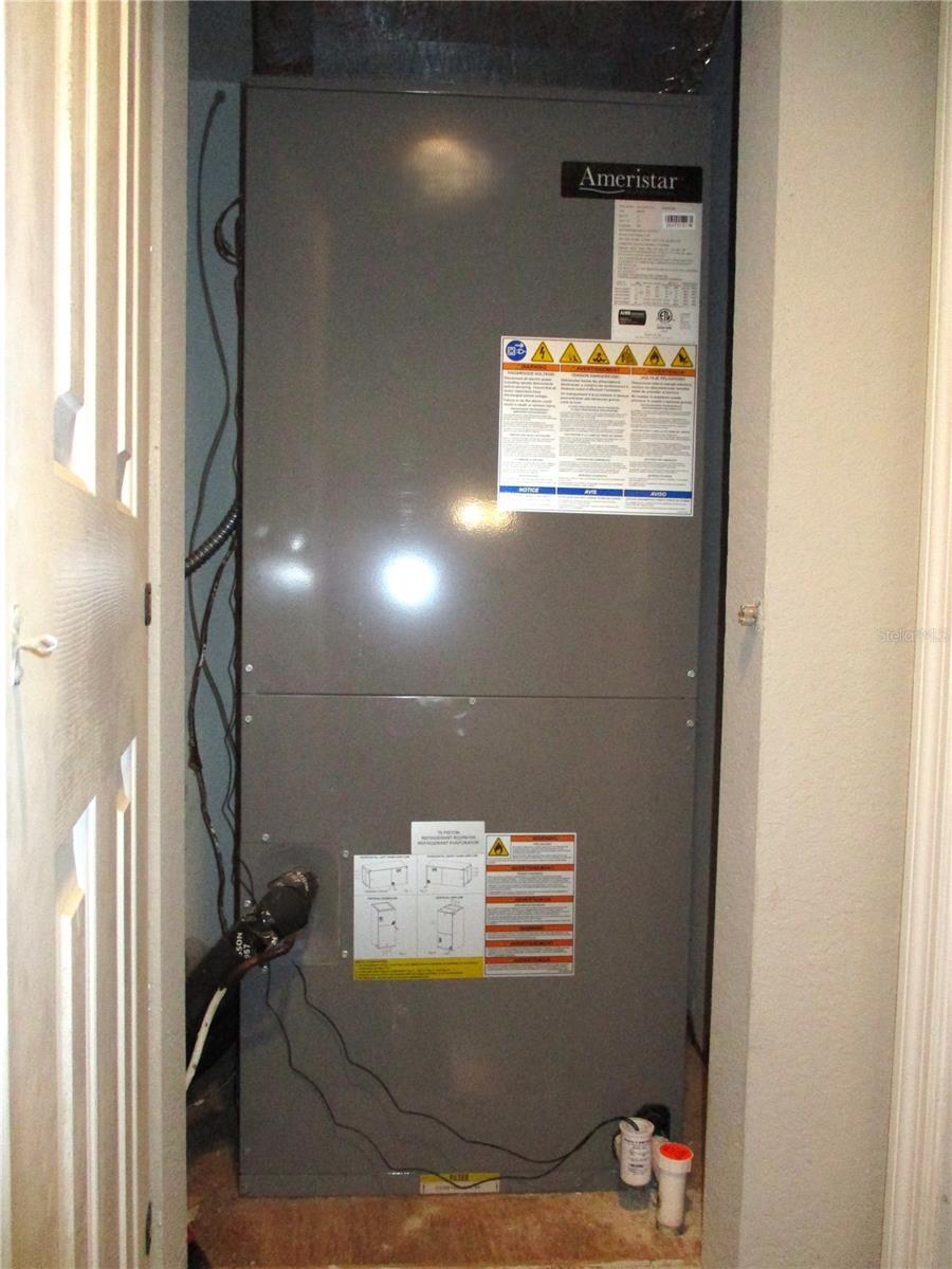 Image 43 of 75 For 11536 140th Loop