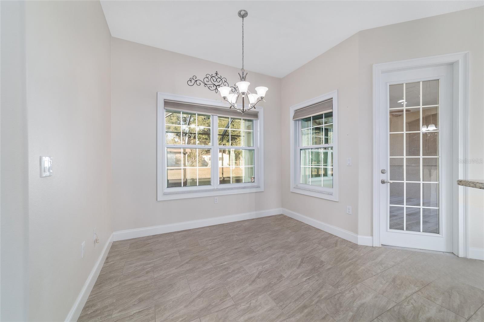 Image 25 of 97 For 465 155th Street Road