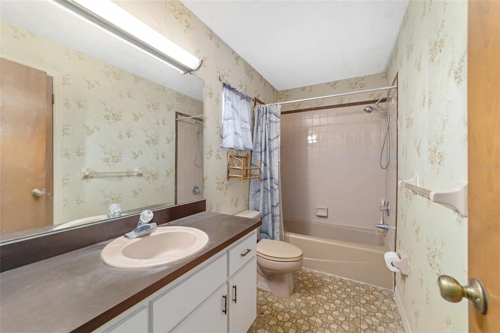 Image 76 of 97 For 465 155th Street Road