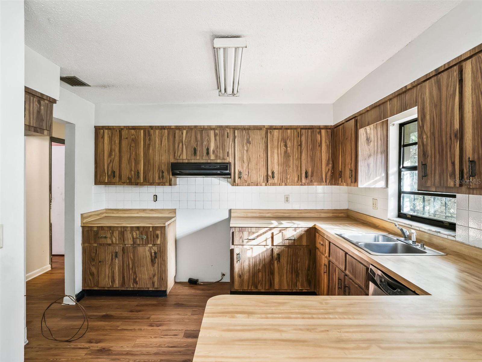 Image 11 of 42 For 803 9th Avenue