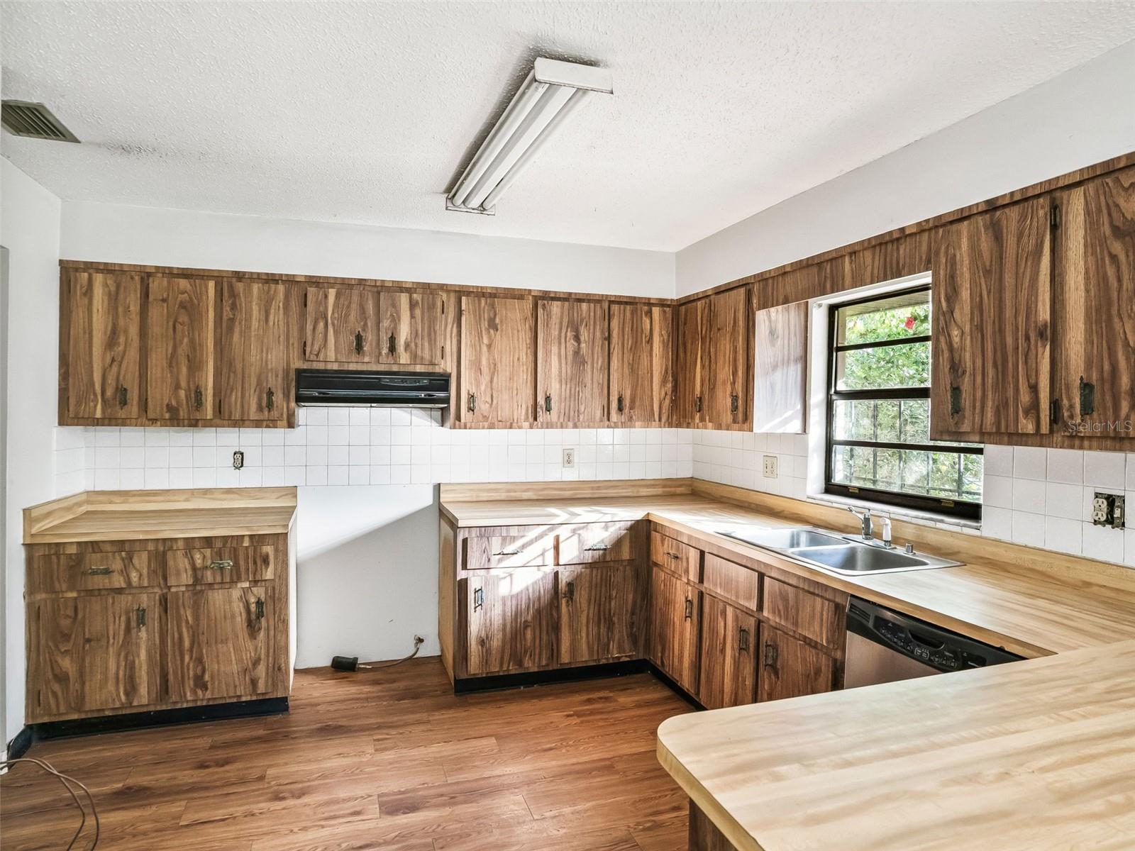 Image 12 of 42 For 803 9th Avenue