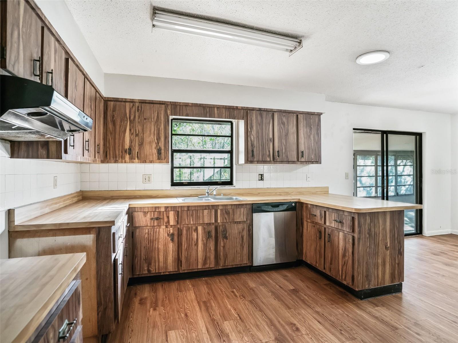 Image 13 of 42 For 803 9th Avenue