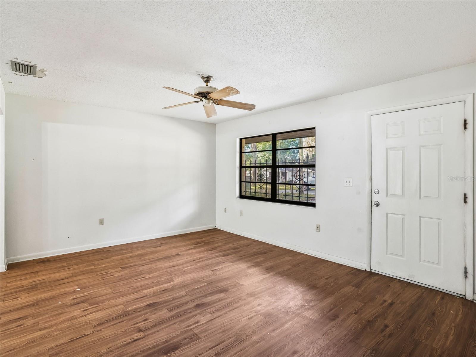 Image 5 of 42 For 803 9th Avenue